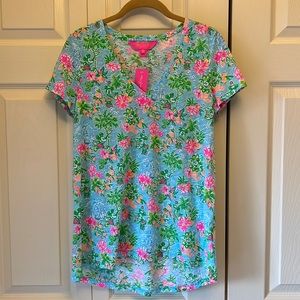 MWT Disney Lilly Pulitzer Etta V-Neck. Size Small